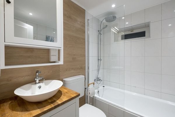 Modernes Wannenbad