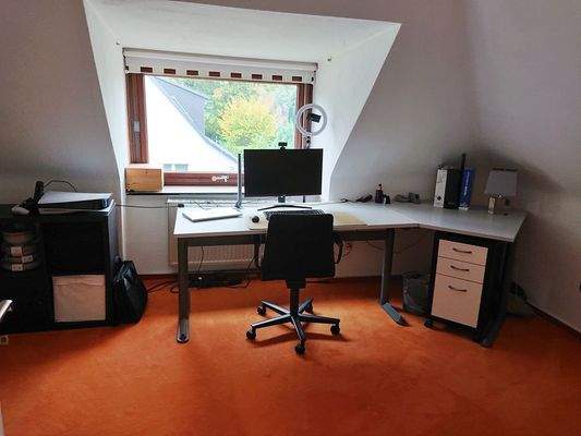Arbeitszimmer im DG