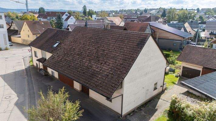 Scheune mit Garage.jpg