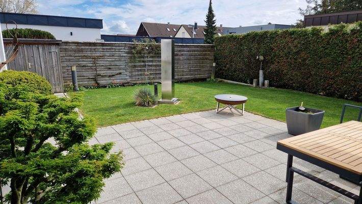 Garten mit Wassersäule