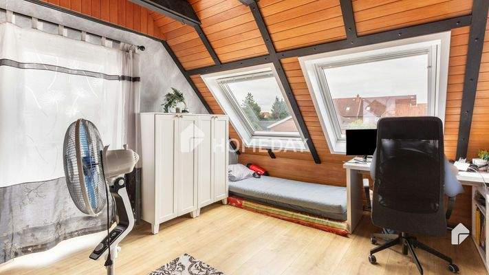 1. OG Schlafzimmer 1