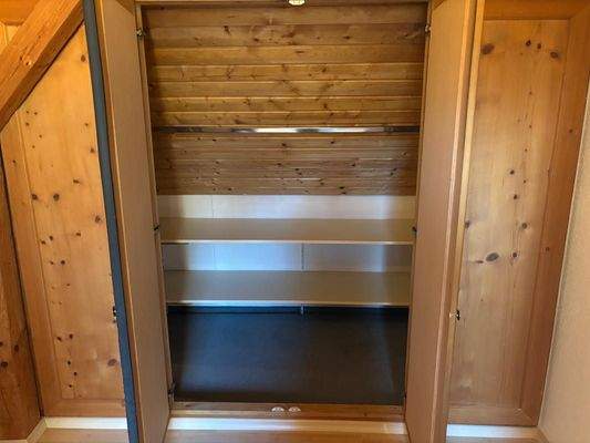 Einbaukleiderschrank (3).jpeg