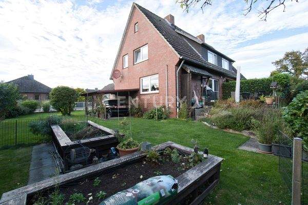 Toller Garten mit Carport