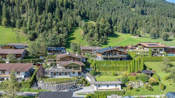 KITZIMMO-Exklusives Landhaus in traumhafter & unverbaubarer Aussichtslage - Immobilien Kitzbühel.