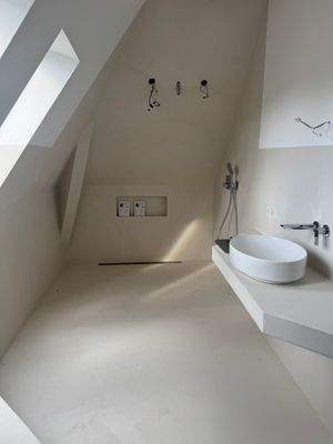 Bad mit Dusche und Wanne 