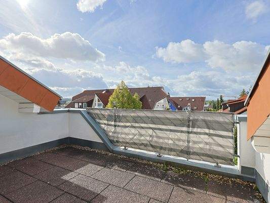 Großer, sonniger Balkon