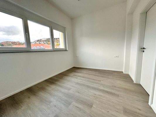 Schlafzimmer mit angrenzendem Abstellraum