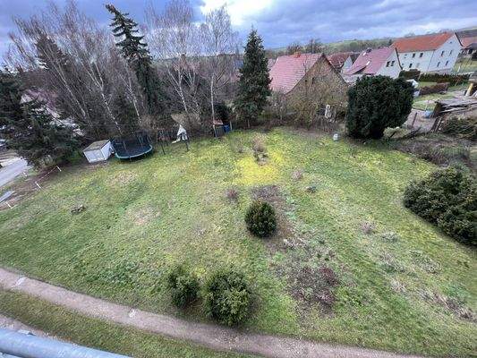 12 - Grundstücksansicht vom Balkon