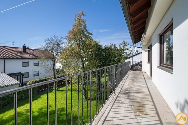 sonniger Balkon in Süd-Ausrichtung