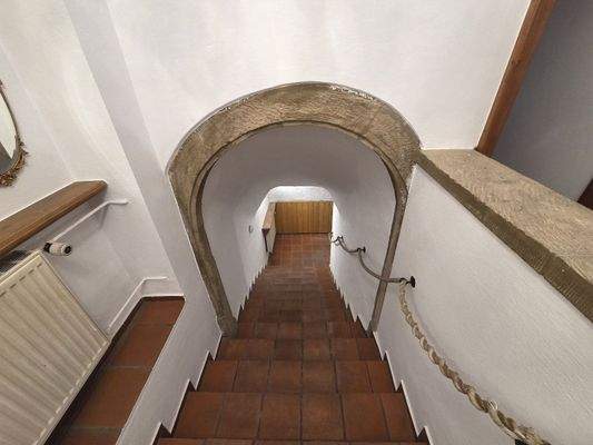Zugang zum Gastraum im Gewölbekeller