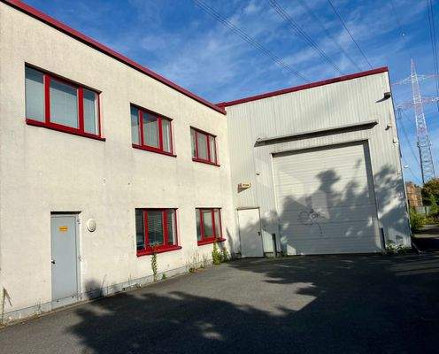 Seitenansicht und Rolltor