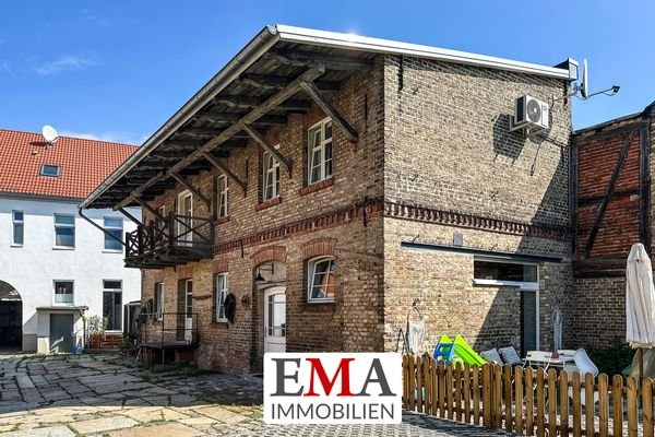 Mehrfamilienhaus mit Remise in Nauen