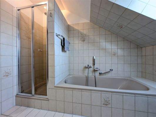 Badezimmer Ansicht 2