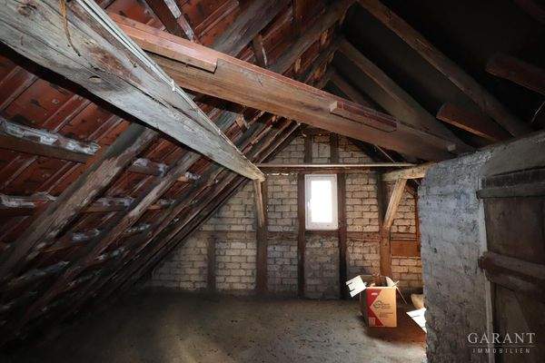 2  Ausbaufähiger Dachboden