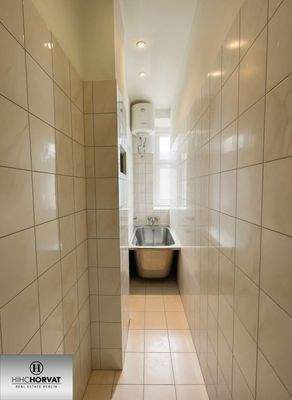 Badbeispiel nach Sanierung - (Fotomontage)