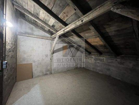 Dachboden zur Wohnung 