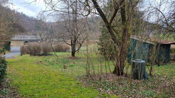 Garten mit Gerätehäuschen