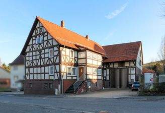 Außenansicht mit Hof
