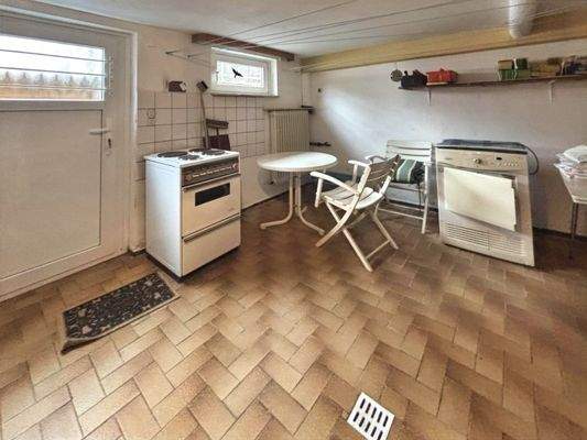 Keller mit Gartenzugang