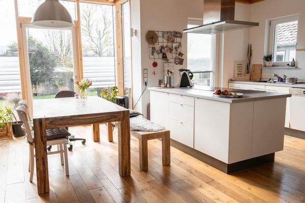 Esszimmer und Küche