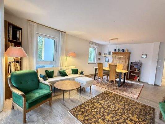 Wohnbereich u. Essbereich 