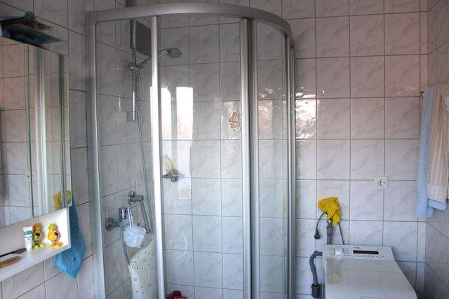 Ahlener Innenstadt, eine 2 Zimmerwohnung im 1.OG in der Nähe des Bahnhofs und des Gebrüder-Kerkmann-Platzes. - Photo 4