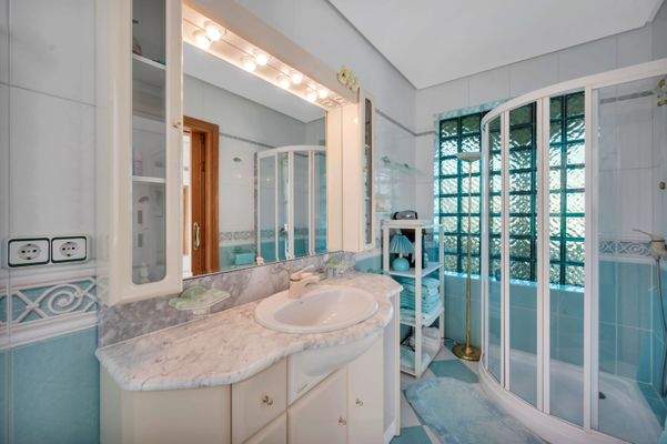 Suite bathroom in 4th bedroom in villa in Costa d'en Blanes