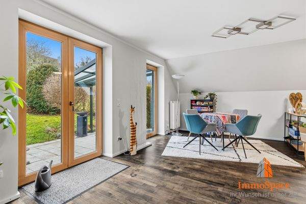 XXL-Fensterfront im Wohn- und Essbereich