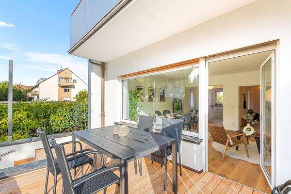 Blick auf die Sonnenterrasse 2