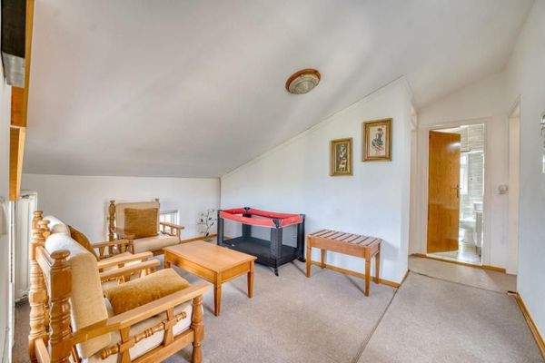 Kreta, Kalyves: Helle Villa zu verkaufen, nur wenige Schritte vom Meer entfernt