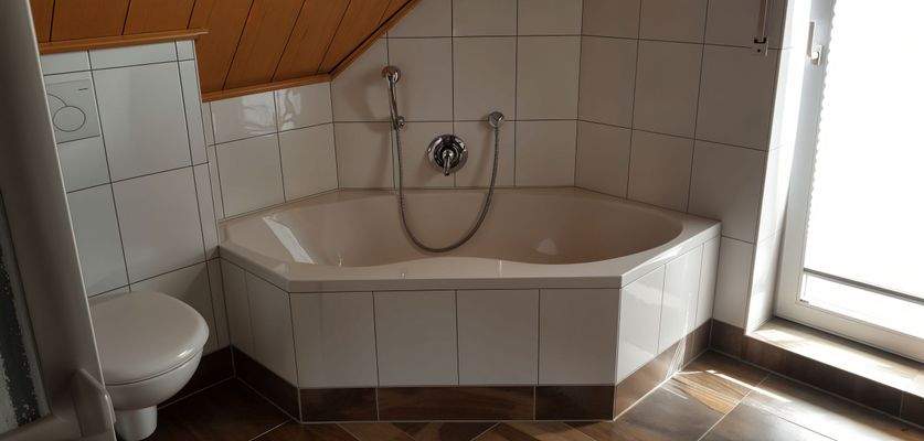 Bad klein - (KI generiert)