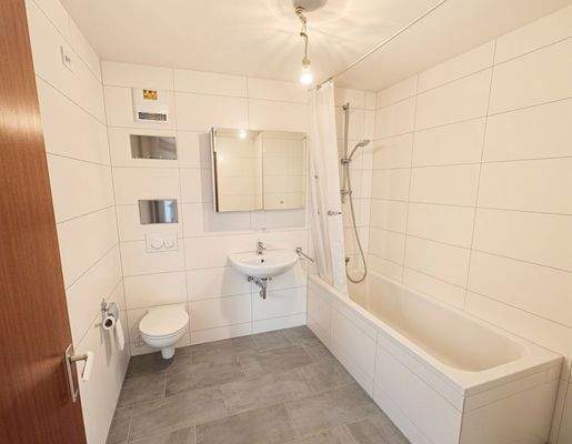 Frisch renoviertes Bad