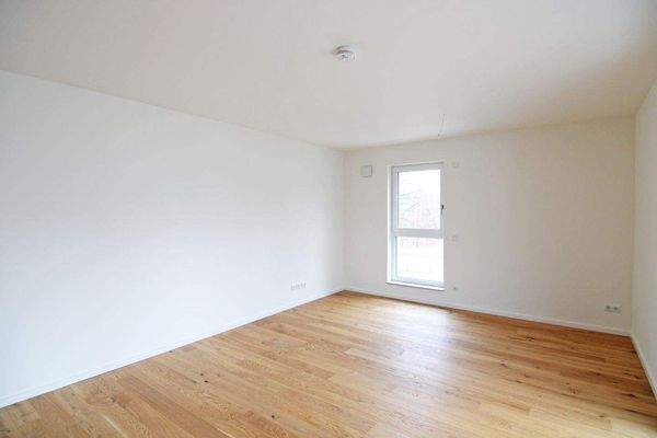 Großes, sonniges Wohnzimmer