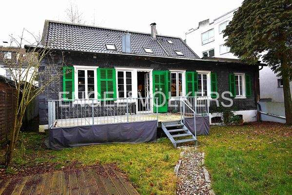 Blick vom Garten aufs Haus