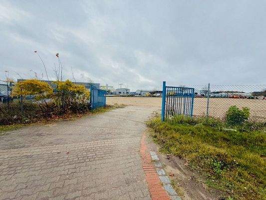 Gepflasterte Zufahrt