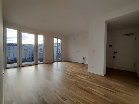 Beispiel Wohnzimmer + Balkon 