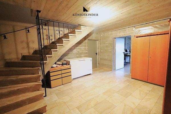 Schwungvoll ins Untergeschoss...