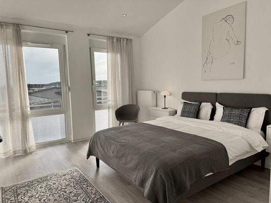 Schlafzimmer mit viel Platz