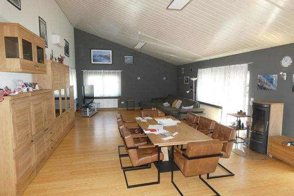 großzügiges Wohn/Esszimmer