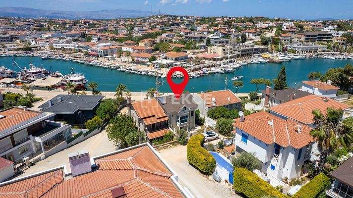 Seafront Furnished Villa with Marina View in Çeşme Dalyan