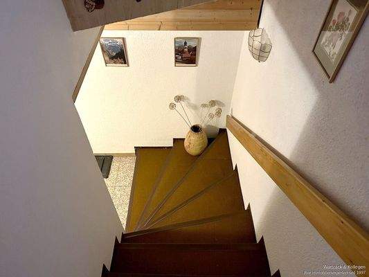 Treppe ins Untergeschoss