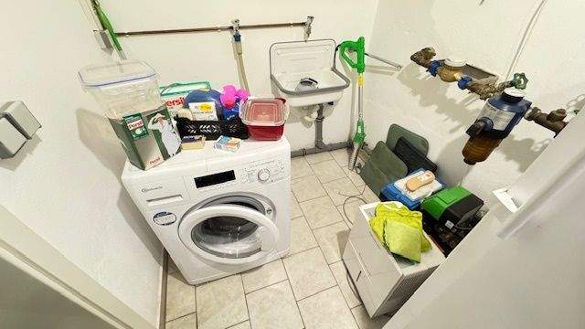 HWR , Waschmaschine, Trockner , Regale