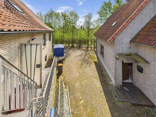 Hof zwischen Vorder- und Hinterhaus