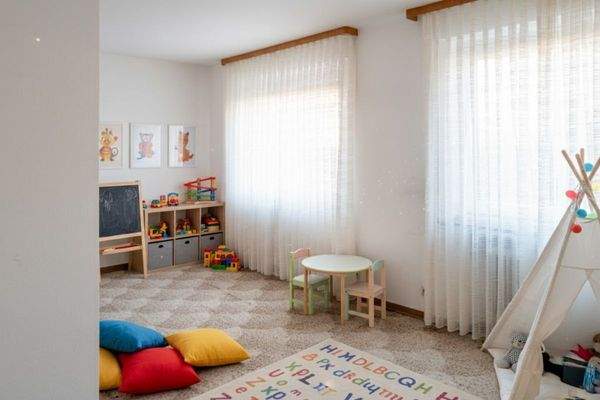 Kinderzimmer im Hanggeschoss