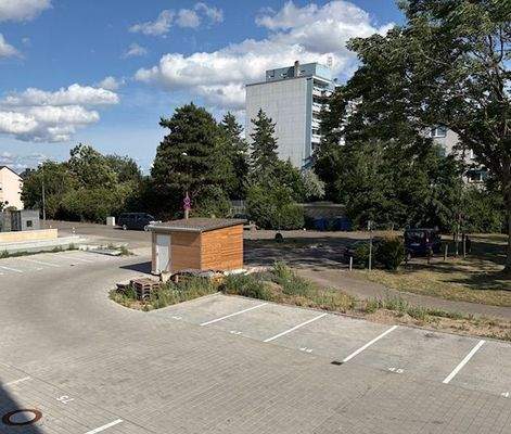 Blick auf die neu angelegten Stellplätze