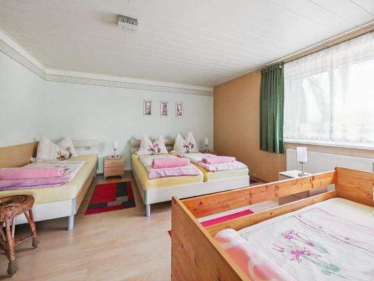 Schlafzimmer (OG-FeWo)