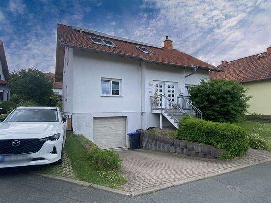 Haus mit Garage & Stellplatz
