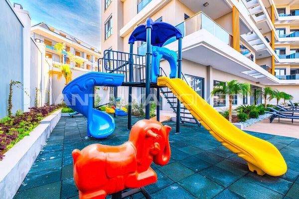 Detached Sea-View House with Private Pool in Alanya