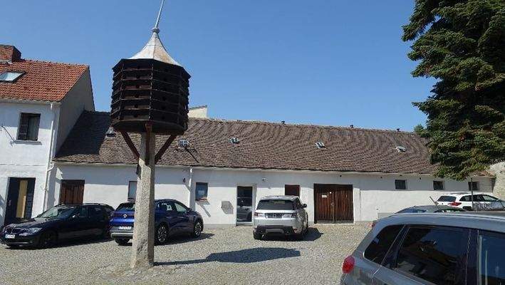 Innenhof/PKW-Stellplätze