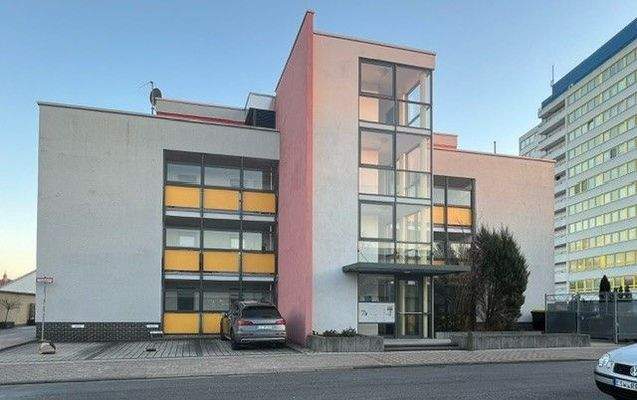 Frontansicht-Gebäude